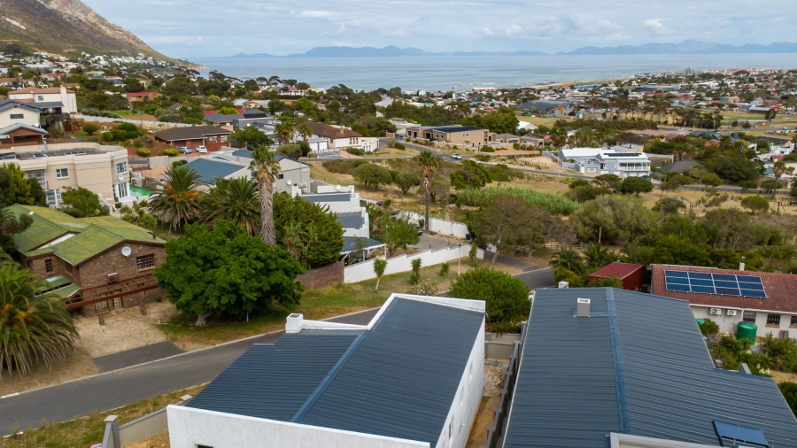 3 Bedroom Property for Sale in Mountainside Western Cape